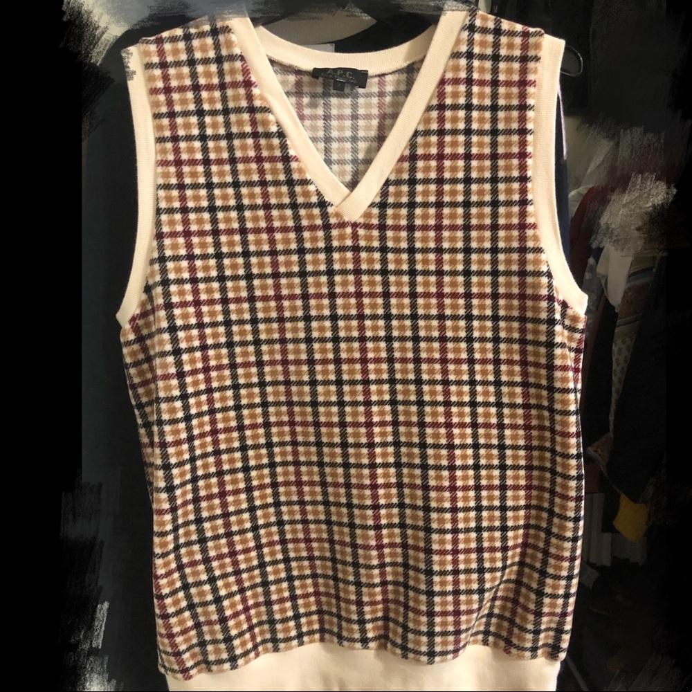 APC fleece like sweater vest